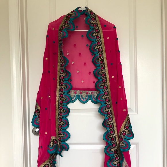 Emerald green and magenta pink Salwar Kameez with dupatta - Picture 3 of 4